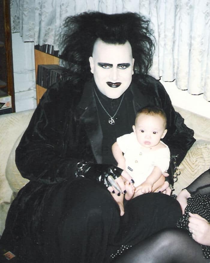 Esta conta do Instagram está compartilhando fotos de família estranhas 28