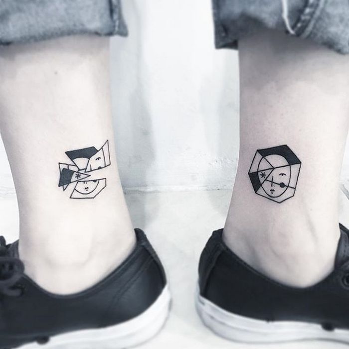 49 tatuagens pequenas para tornozelos que vão te encantar: são discretas e lindas! 17