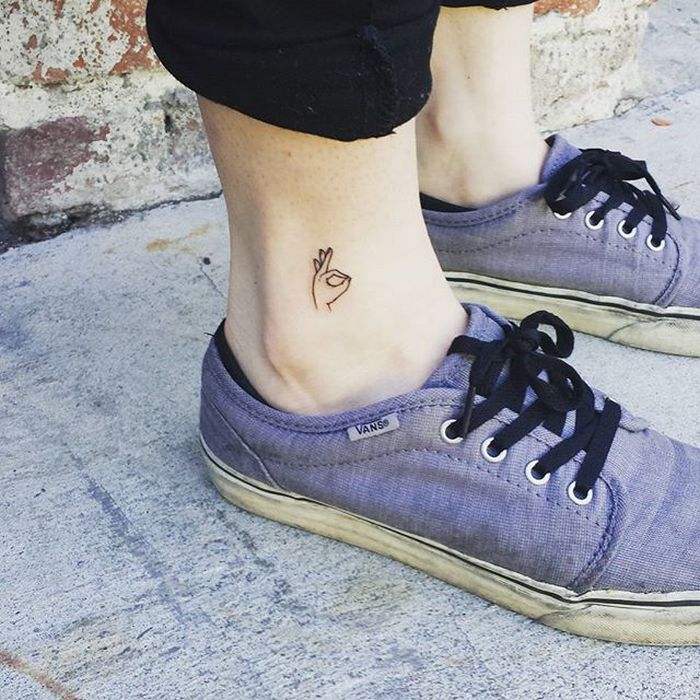 49 tatuagens pequenas para tornozelos que vão te encantar: são discretas e lindas! 19