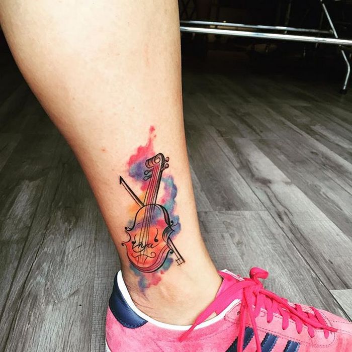 49 tatuagens pequenas para tornozelos que vão te encantar: são discretas e lindas! 28