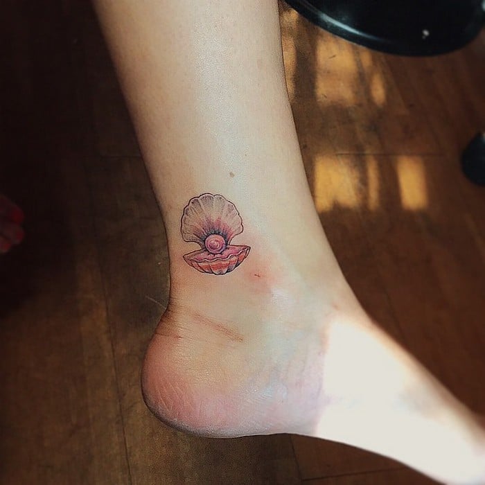 49 tatuagens pequenas para tornozelos que vão te encantar: são discretas e lindas! 35
