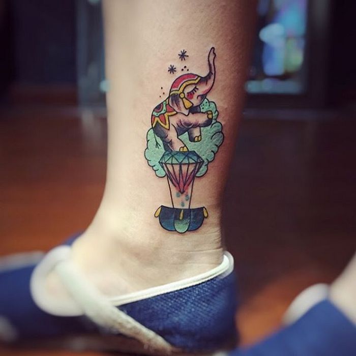 49 tatuagens pequenas para tornozelos que vão te encantar: são discretas e lindas! 43