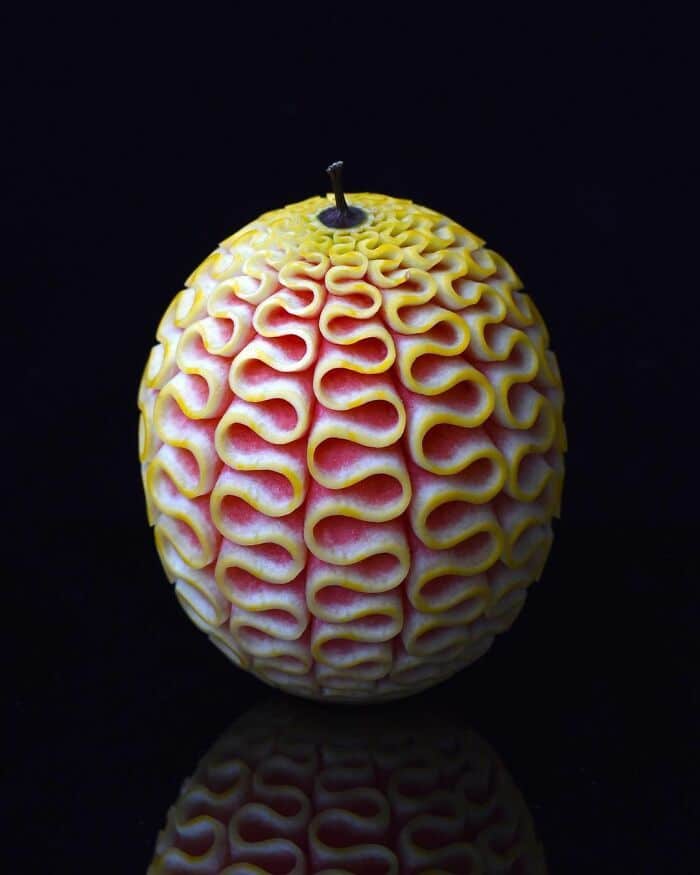 Artista japonês esculpe à mão padrões e ornamentos em comida 2