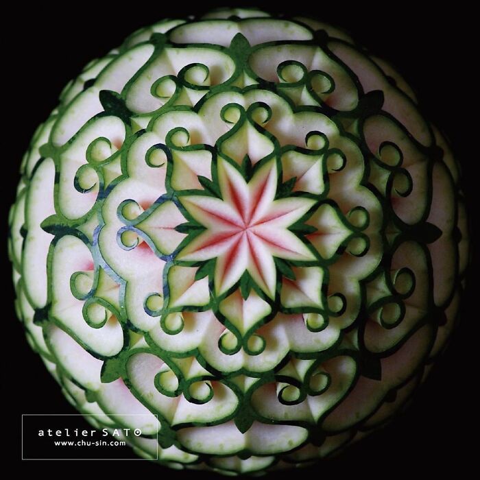 Artista japonês esculpe à mão padrões e ornamentos em comida 6