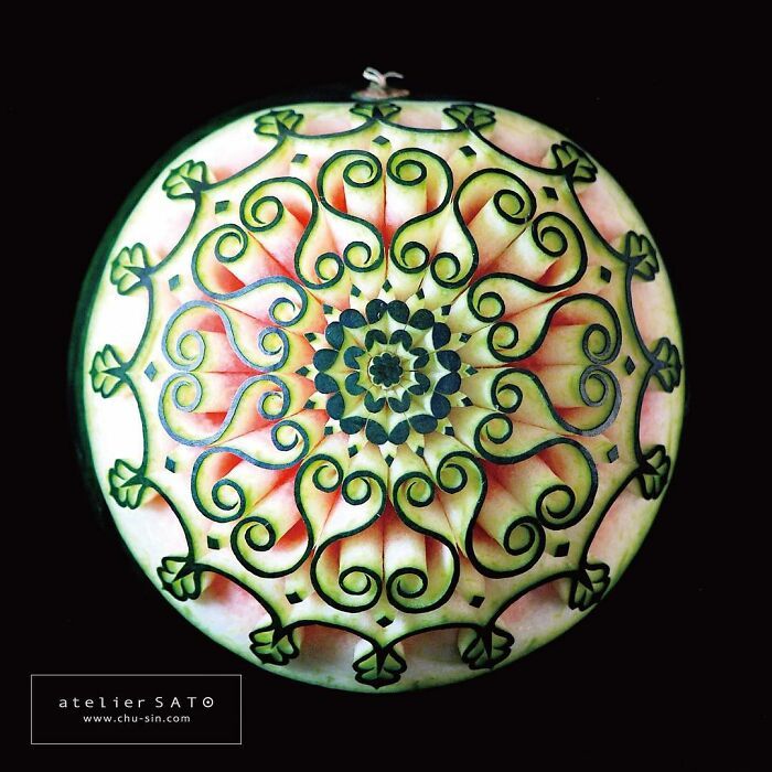 Artista japonês esculpe à mão padrões e ornamentos em comida 27