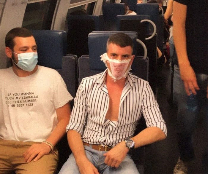 Esta página do Instagram está postando as máscaras do coronavírus mais ridículas vistas no metrô 9