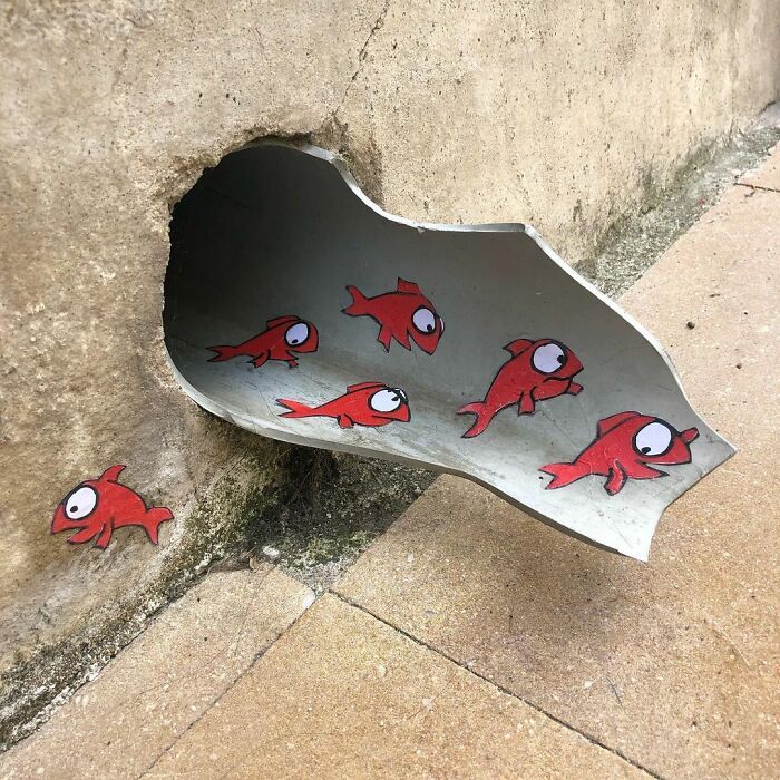 Artista francês espalha humor em espaços urbanos por meio de sua arte 1