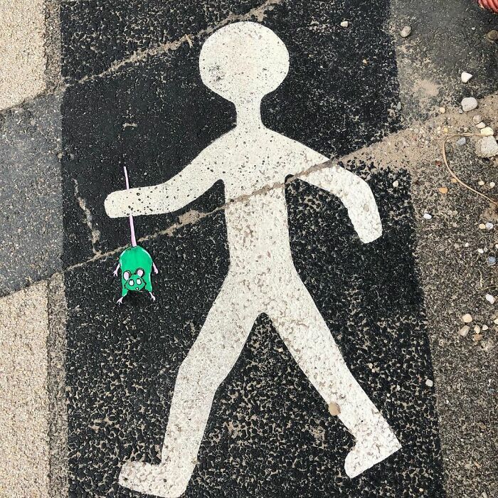 Artista francês espalha humor em espaços urbanos por meio de sua arte 18