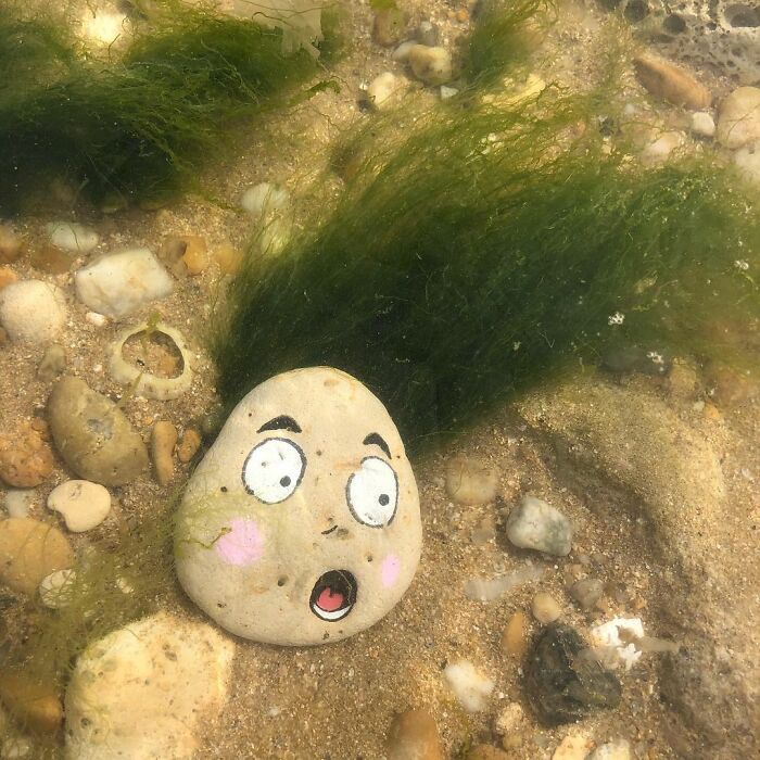 Artista francês espalha humor em espaços urbanos por meio de sua arte 25