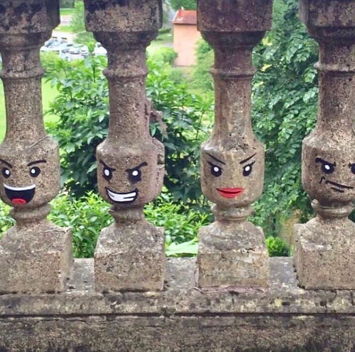 Artista francês espalha humor em espaços urbanos por meio de sua arte 39