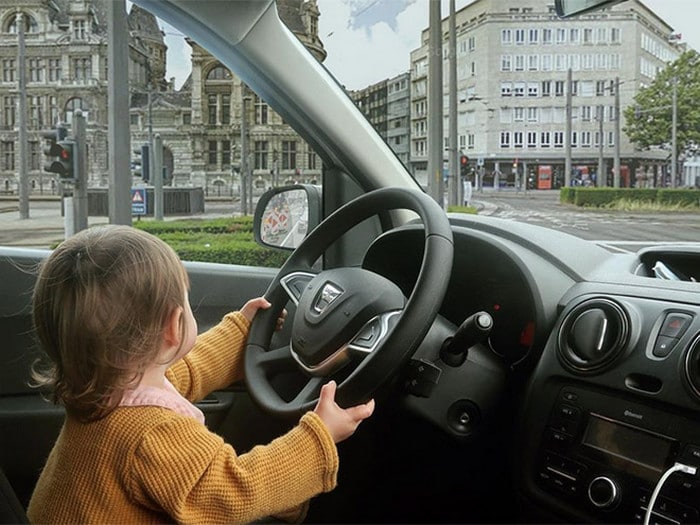 Pai usa Photoshop para por seu filho em situações de perigo para assustar os parentes 16 Pai usa Photoshop para por seu filho em situações de perigo para assustar os parentes 16