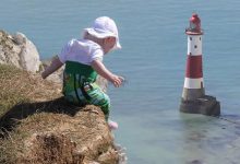 Pai usa Photoshop para por seu filho em situações de perigo para assustar os parentes 13