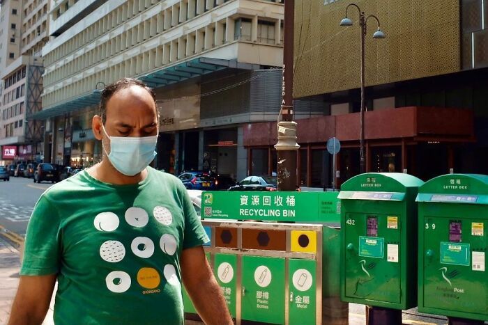 Fotógrafo de rua observa e tira fotos em momentos acidentais engraçadas 13