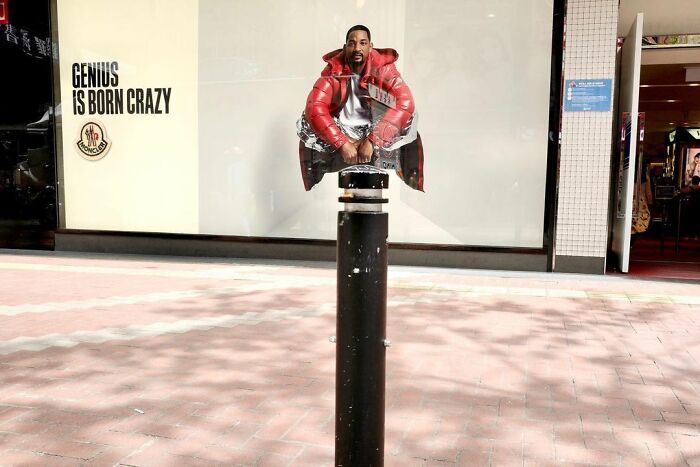 Fotógrafo de rua observa e tira fotos em momentos acidentais engraçadas 17