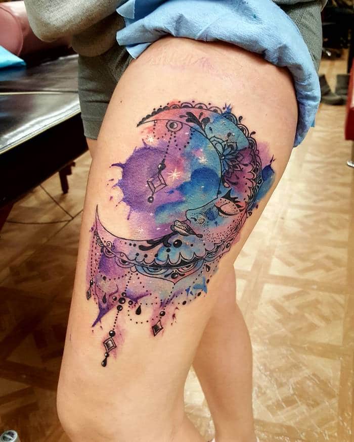 14 ideias de tatuagem de lua em aquarela 11