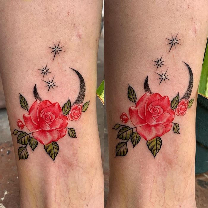 14 ideias encantadoras de tatuagem de lua em aquarela: Arte e magia na pele 13