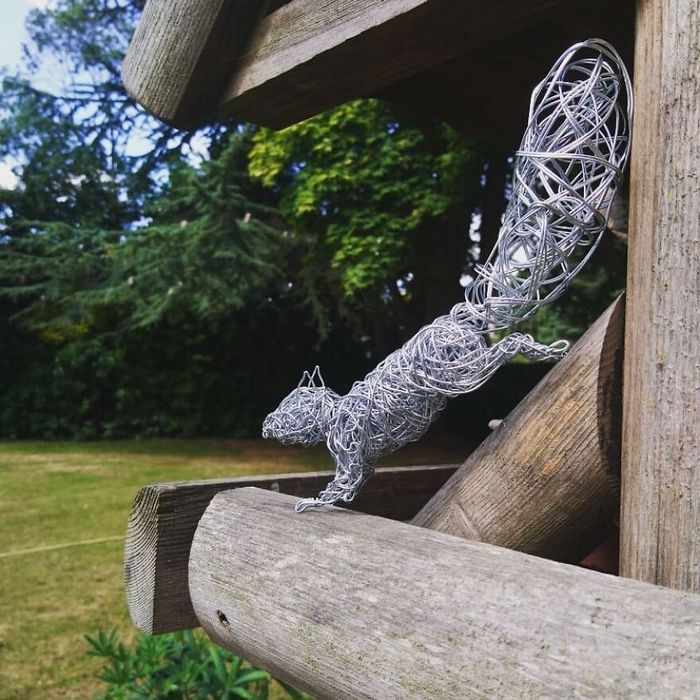 Este artista de Norfolk faz esculturas de animais incríveis com arame 4