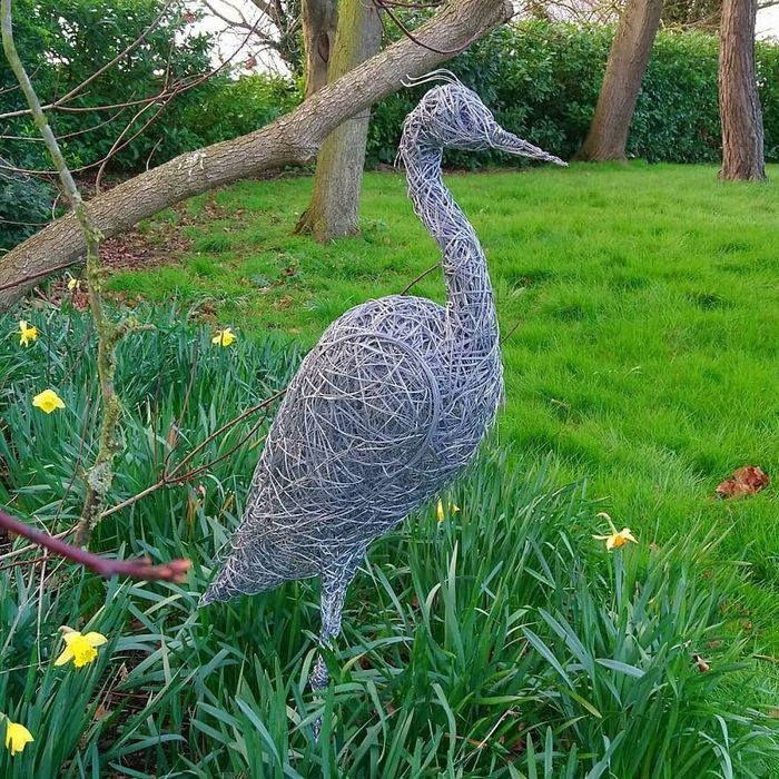 Este artista de Norfolk faz esculturas de animais incríveis com arame 8