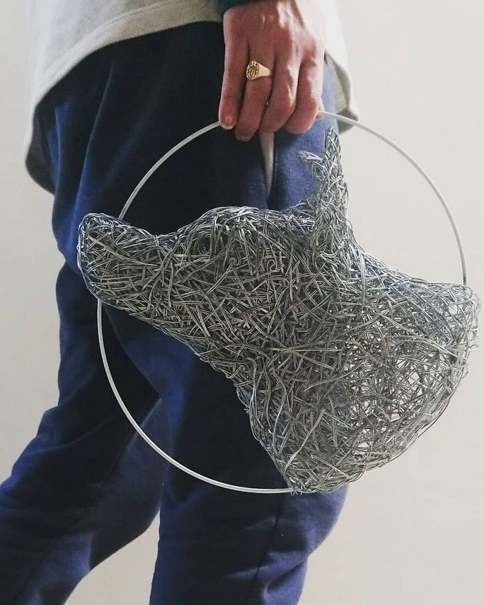 Este artista de Norfolk faz esculturas de animais incríveis com arame 13