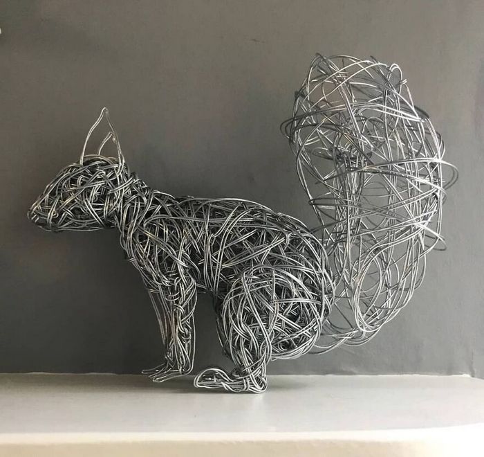 Este artista de Norfolk faz esculturas de animais incríveis com arame 19