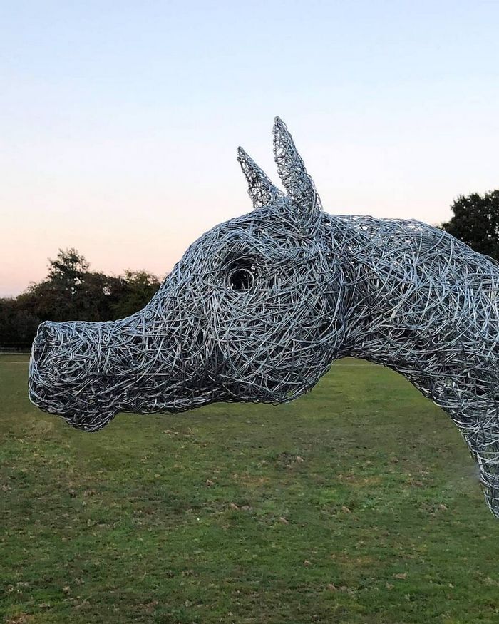 Este artista de Norfolk faz esculturas de animais incríveis com arame 31