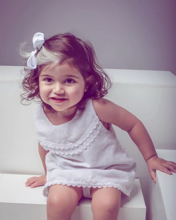 A bebê que nasceu com cabelo grisalhos é a prova de que nossos defeitos nos tornam mais bonitos 8