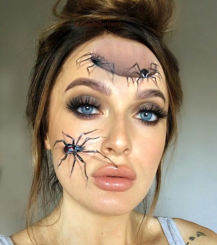 Artista de maquiagem se transforma em qualquer celebridade ou ilusão de ótica que ela deseja 23