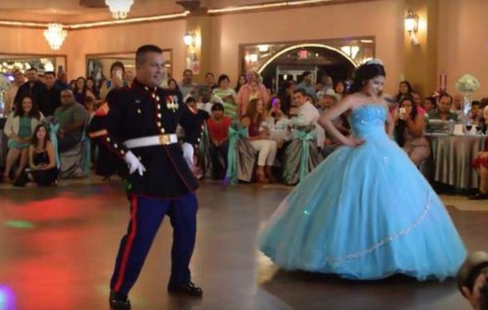 Incrível apresentação de dança pai e filha que impressiona os convidados 2 Incrível apresentação de dança pai e filha que impressiona os convidados 2