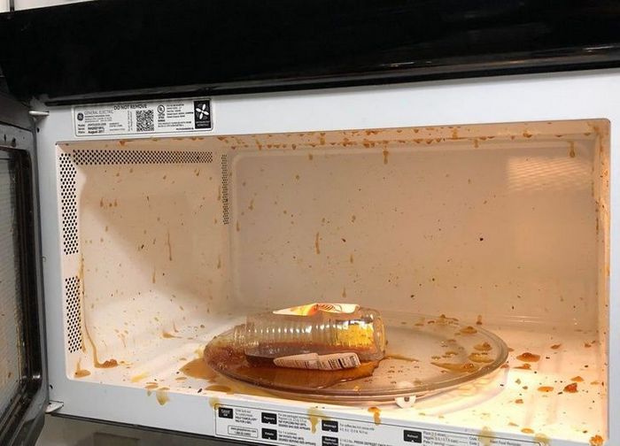 22 pessoas que são verdadeiros desastres na cozinha 10