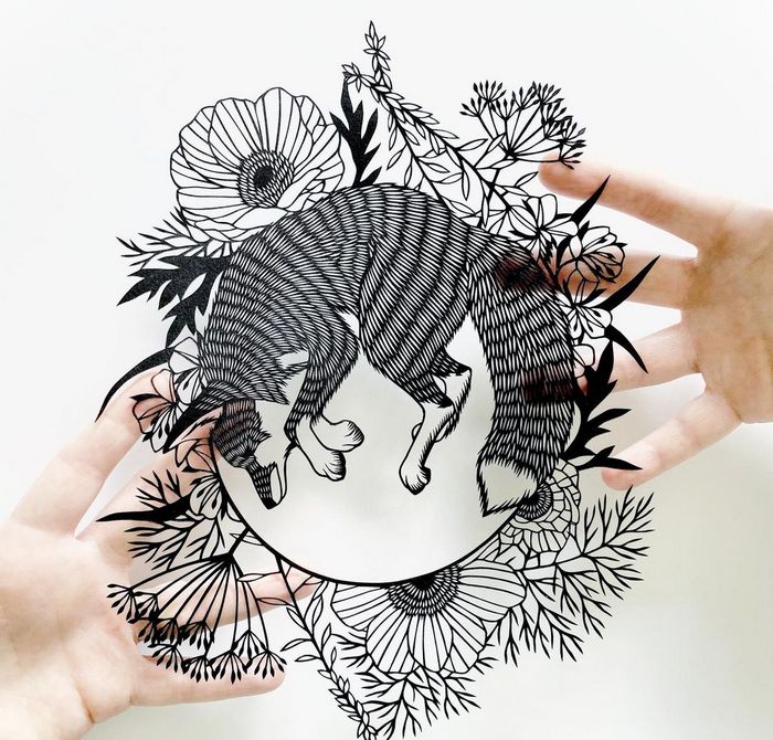 Artista faz obras de artes extremamente complexas com papel e bisturi 16