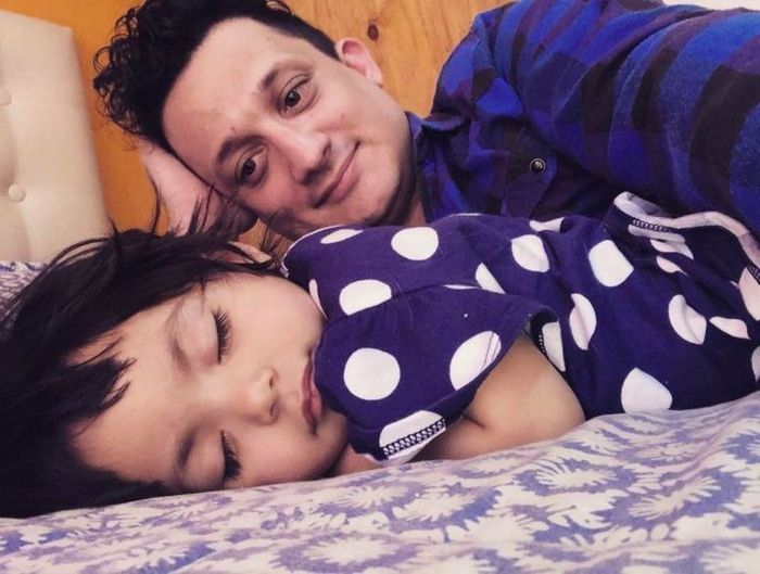 Homem solteiro adota um bebê que foi abandonado em hospital 3 Homem solteiro adota um bebê que foi abandonado em hospital 3