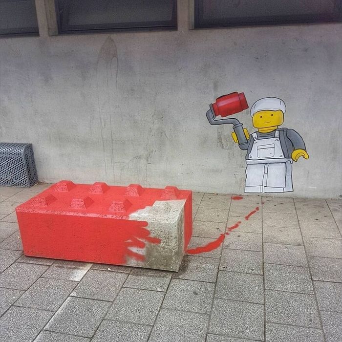 Artista francês cria arte humorística nas ruas de Paris 17