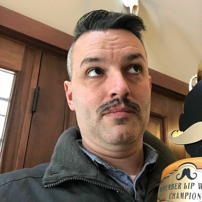 38 homens que pensaram que um bigode duplo era uma boa ideia 3