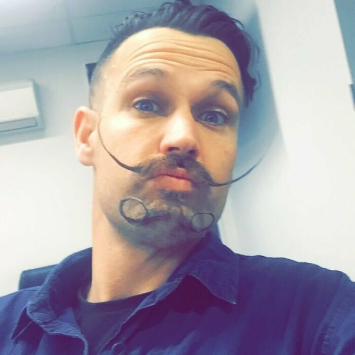 38 homens que pensaram que um bigode duplo era uma boa ideia 14
