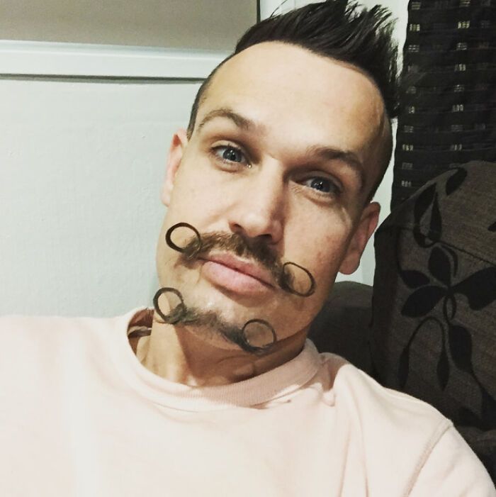 38 homens que pensaram que um bigode duplo era uma boa ideia 19
