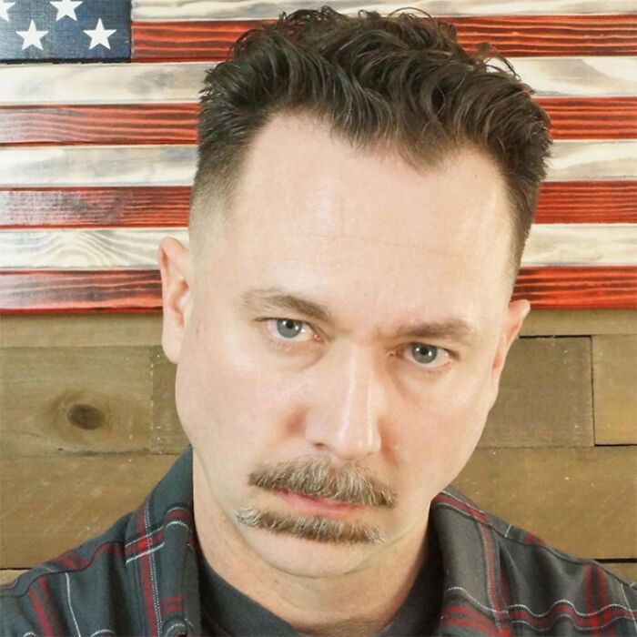 38 homens que pensaram que um bigode duplo era uma boa ideia 35