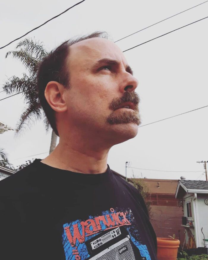 38 homens que pensaram que um bigode duplo era uma boa ideia 36