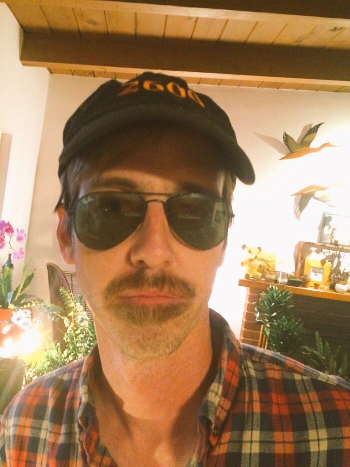 38 homens que pensaram que um bigode duplo era uma boa ideia 38