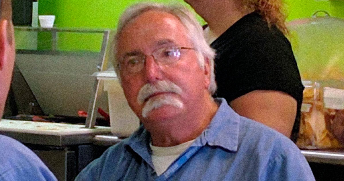 38 homens que pensaram que um bigode duplo era uma boa ideia