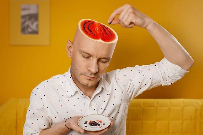 Este artista cria edições surreais e caprichosas (45 fotos) 33