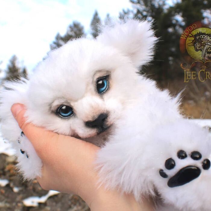 Esta artista faz esculturas de animais em madeira e pele sintética (38 fotos) 12