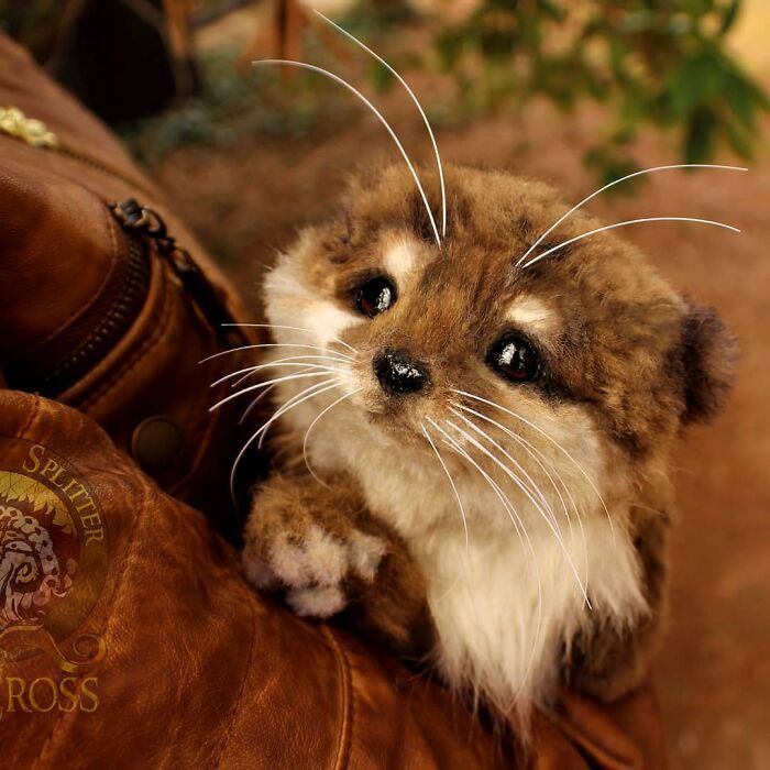 Esta artista faz esculturas de animais em madeira e pele sintética (38 fotos) 24