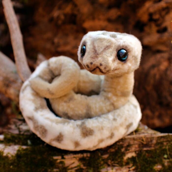 Esta artista faz esculturas de animais em madeira e pele sintética (38 fotos) 30