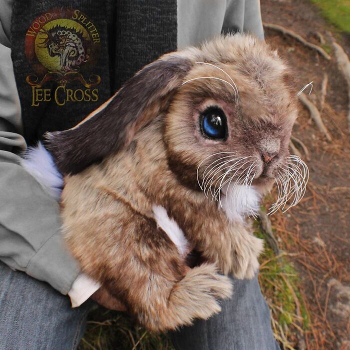 Esta artista faz esculturas de animais em madeira e pele sintética (38 fotos) 37
