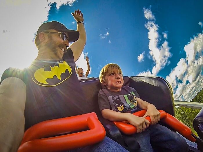 45 fotos hilárias de pessoas que se divertiram além da conta na montanha-russa 7