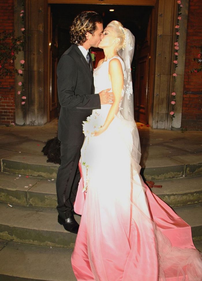 12 noivas que não quiseram saber dos tradicionais vestidos brancos 15