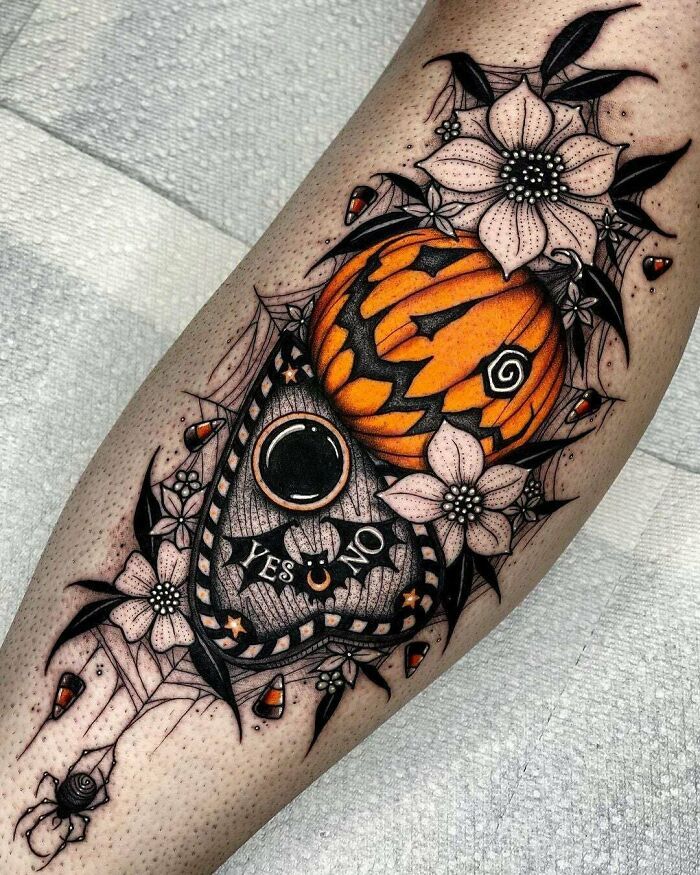 54 tatuagens inspiradas no Halloween de pessoas que fizeram seu amor pelo terror permanente 7