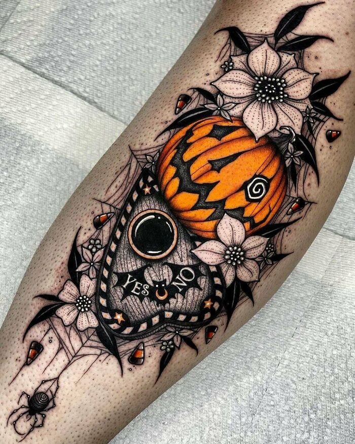 54 tatuagens inspiradas no Halloween de pessoas que fizeram seu amor pelo terror permanente 6