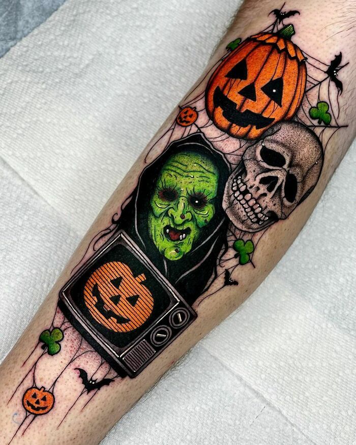 54 tatuagens inspiradas no Halloween de pessoas que fizeram seu amor pelo terror permanente 16
