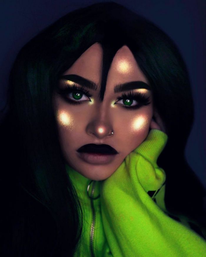 Eu uso maquiagem, tinta UV e luz para criar looks que brilham no escuro (26 fotos) 20